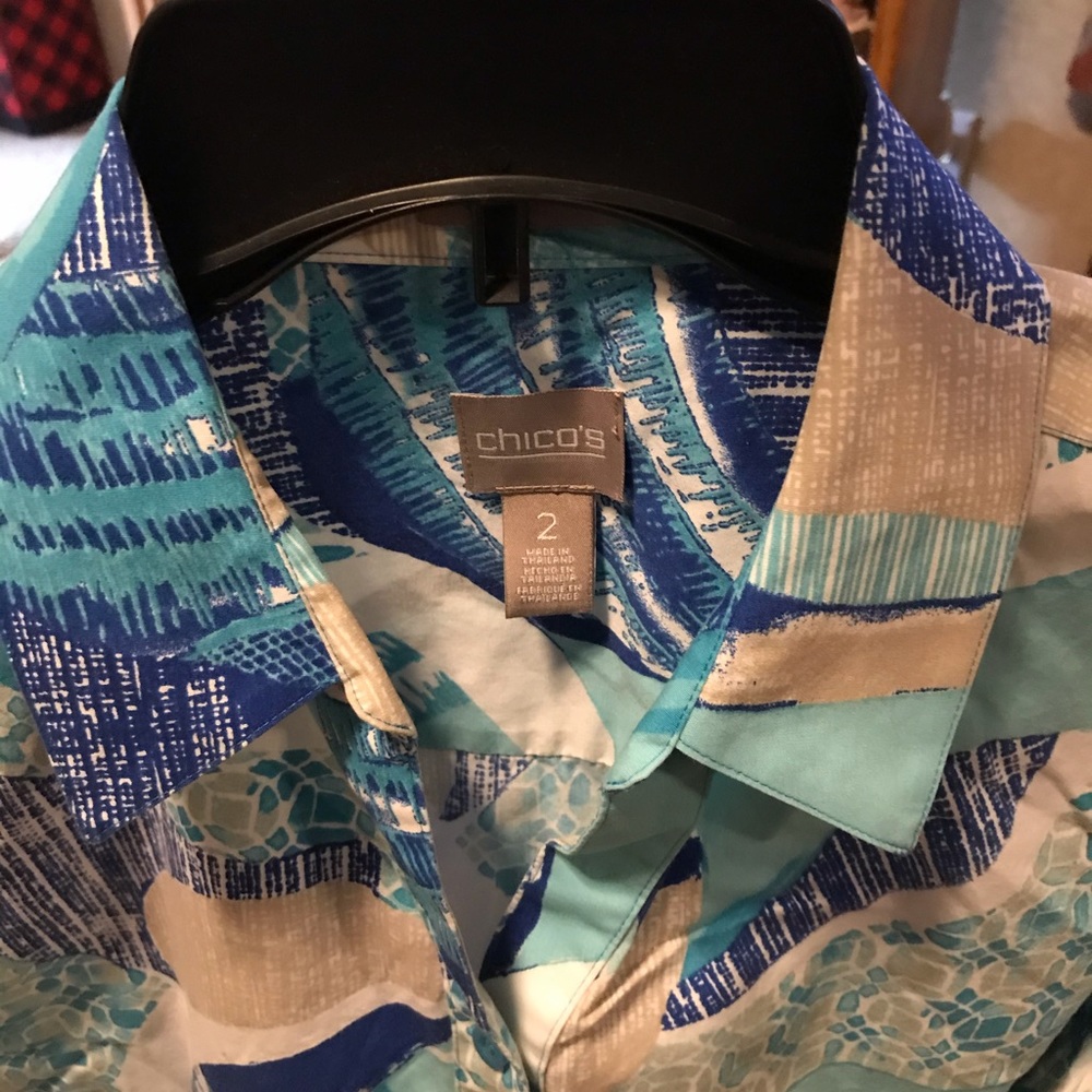 Women’s Chico’s blouse size 2(M) - Picture 2 of 3